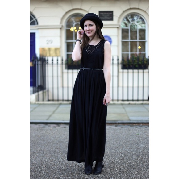 𝒯 𝑒 𝒶 𝓁 | 𝒜𝓃𝓉𝒽𝓇𝑜 𝑀𝒶𝓍𝒾 𝒟𝓇𝑒𝓈𝓈 - Picture 6 of 8